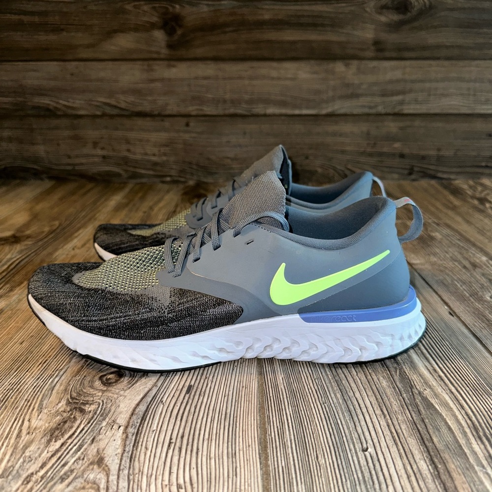 💜 SOLD 💜 Nike Odyssey React Flyknit 2 Running Shoe - Picture 2 of 10